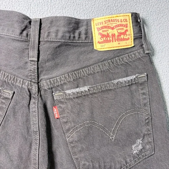 Levi's 501 Original Jean Shorts Distressed Faded Black Raw Hem W28 - Picture 5 of 6